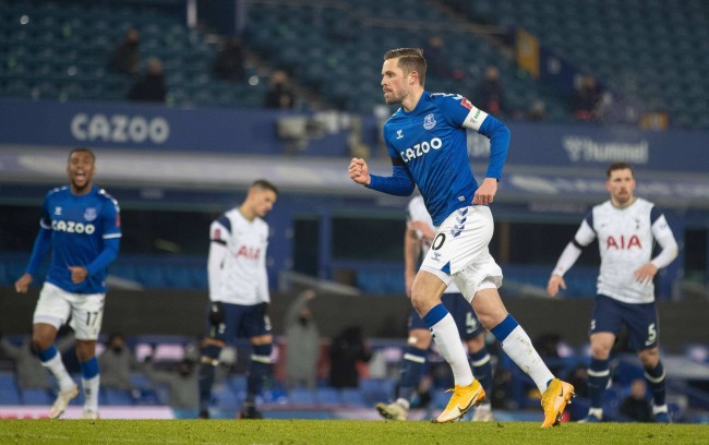 他们迅速重 他们迅速重